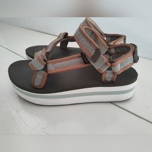 Teva Women's Olive Flatform Universal Mesh Print Strappy Sandals | Size 9